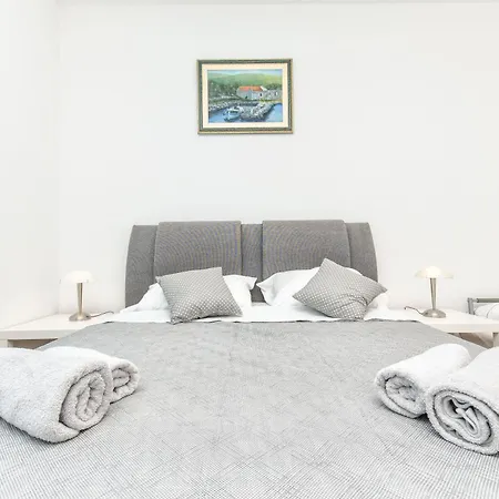 House Peace Hotel