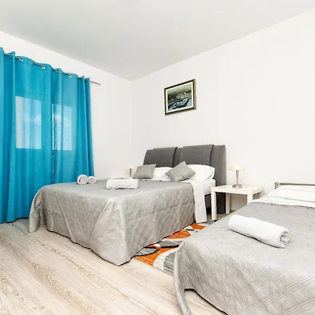 Hotel House Peace Dugopolje